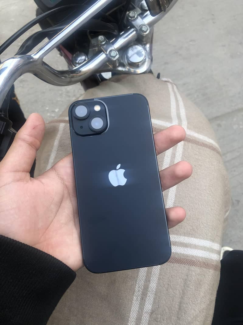 Apple iPhone 13 6
