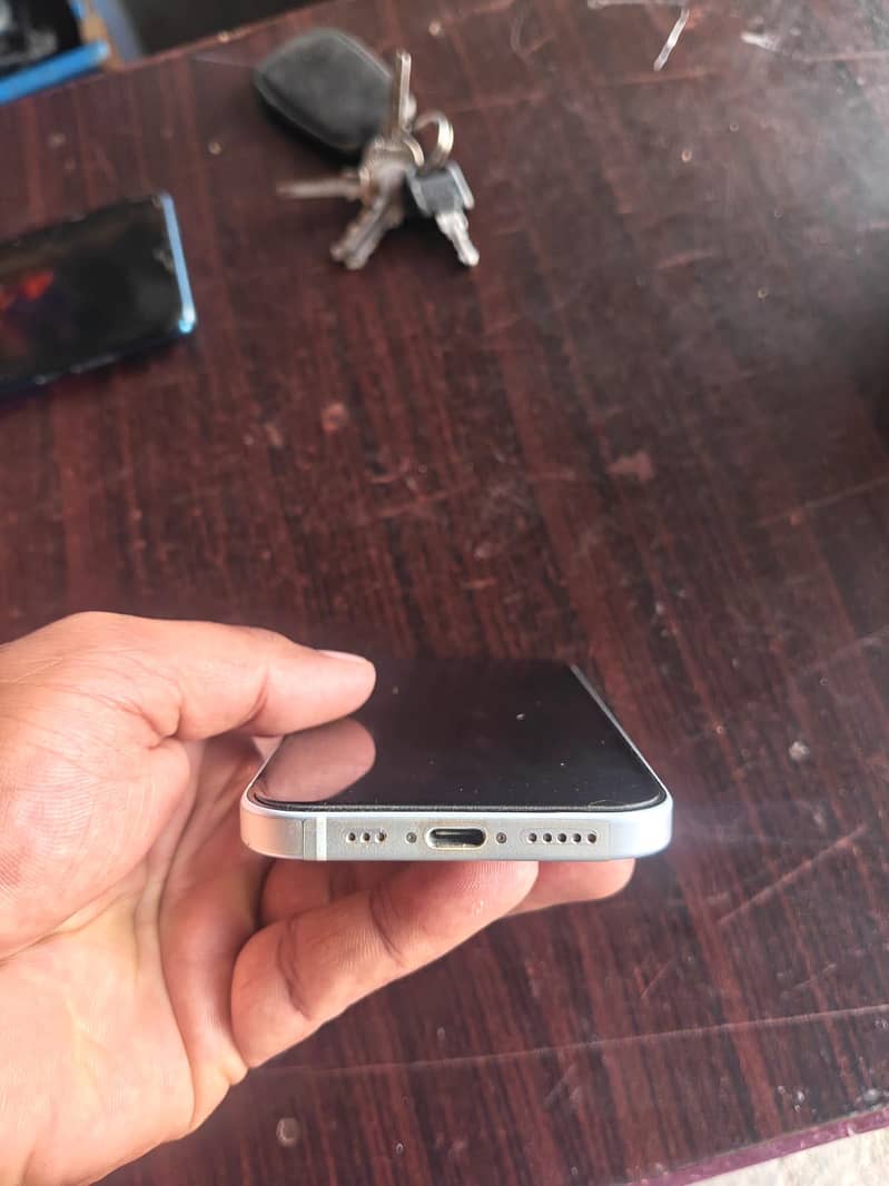 Apple iPhone 15 2
