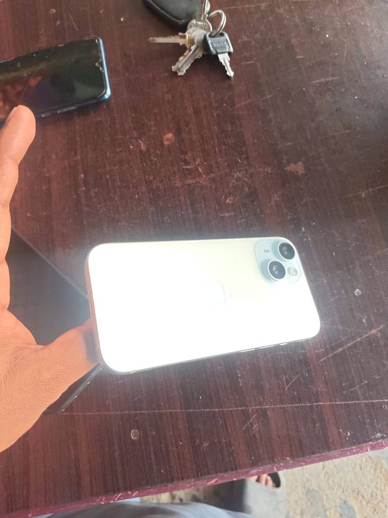 Apple iPhone 15 7