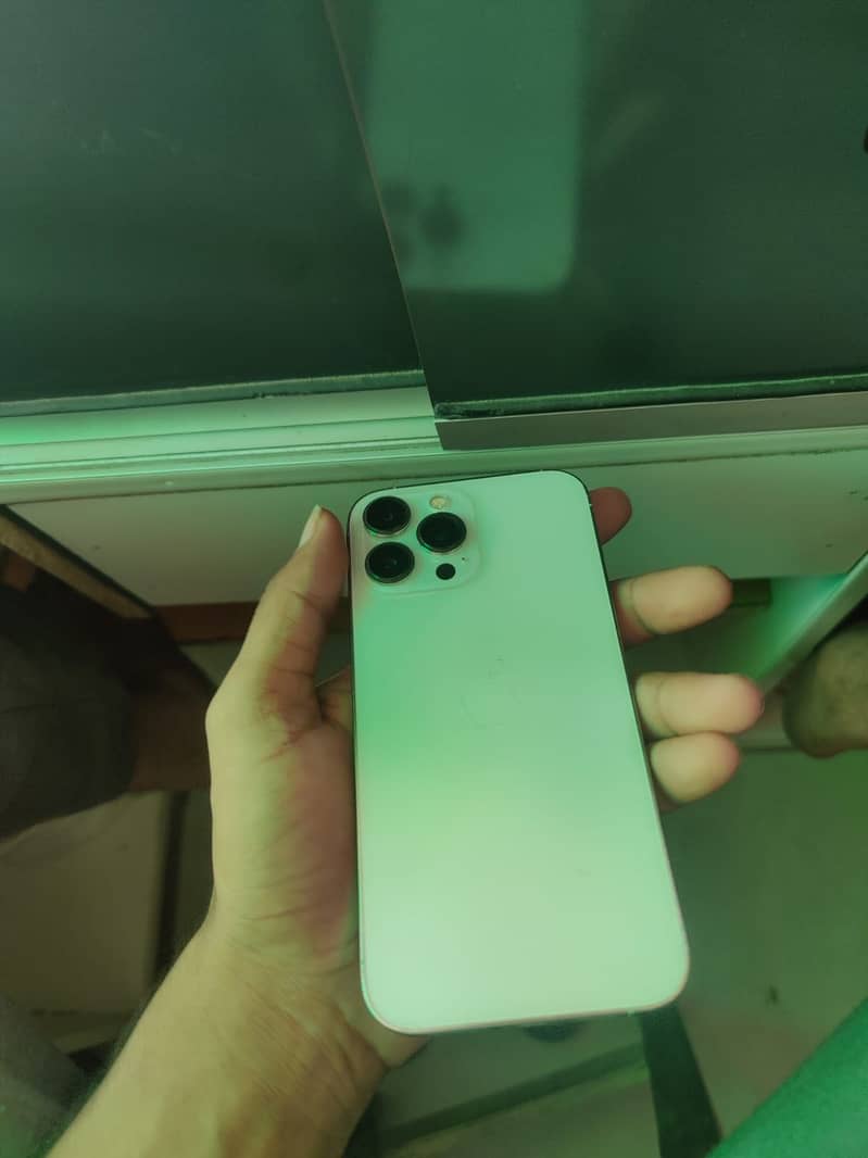 Apple iPhone 13 Pro Max 6