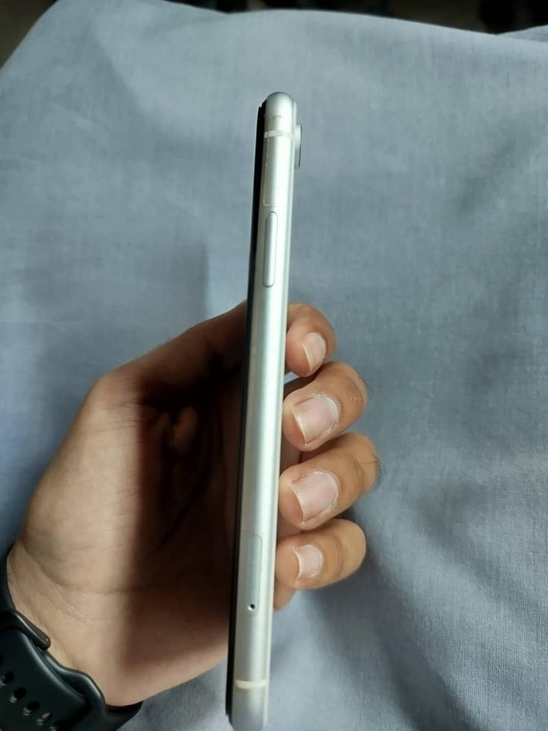 Apple iPhone XR 3