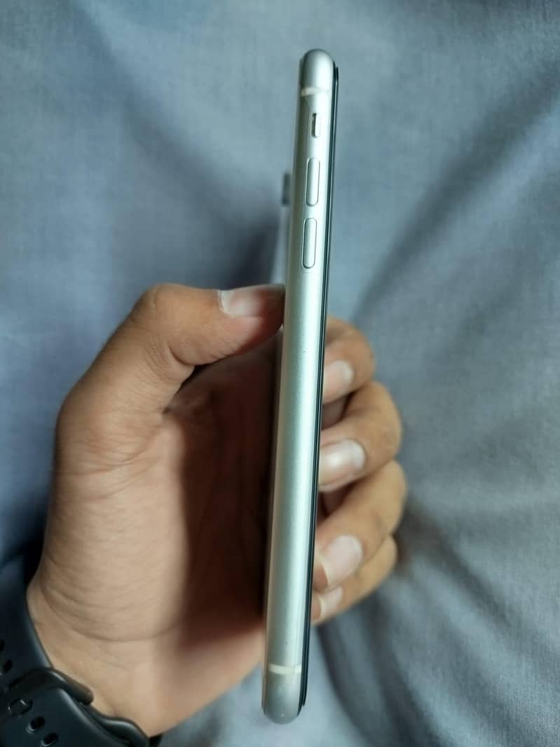 Apple iPhone XR 5