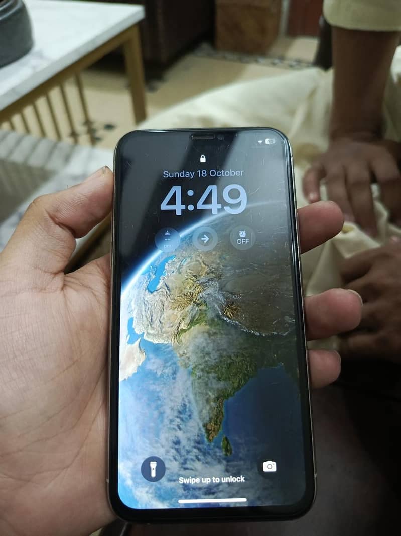 Apple iPhone 11 3
