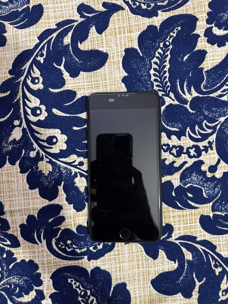 Apple iPhone 7 Plus 2