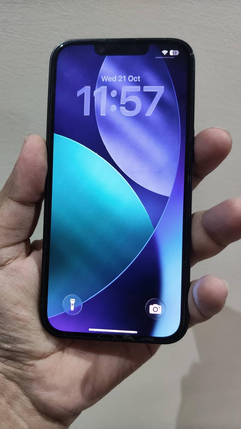 Apple iPhone 16e 1