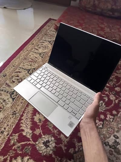 Laptop Core i5 • Slim Metal Body• Compact size