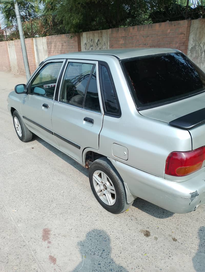 KIA Classic 2001 10