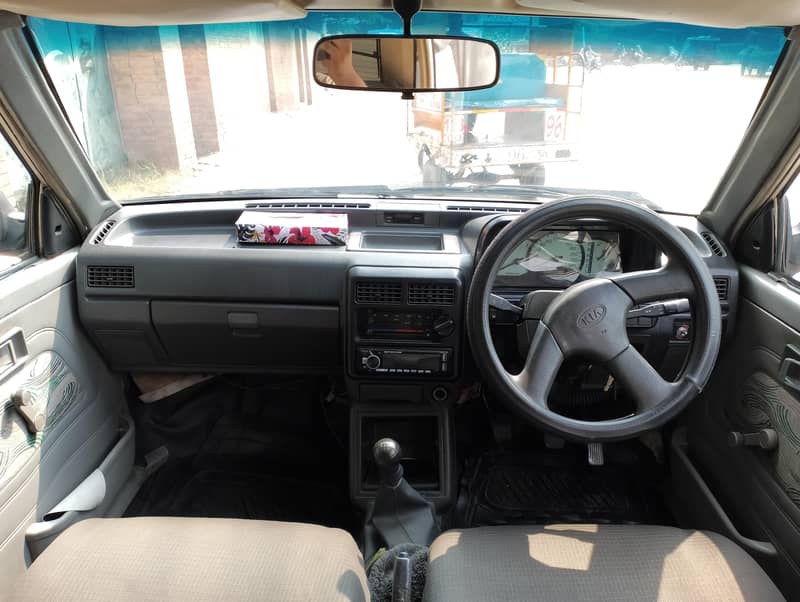 KIA Classic 2001 11