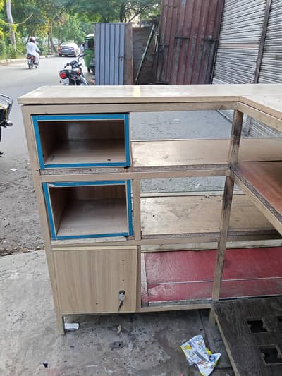 Iron Shop Counter with Drawers – 3 Side Storage
