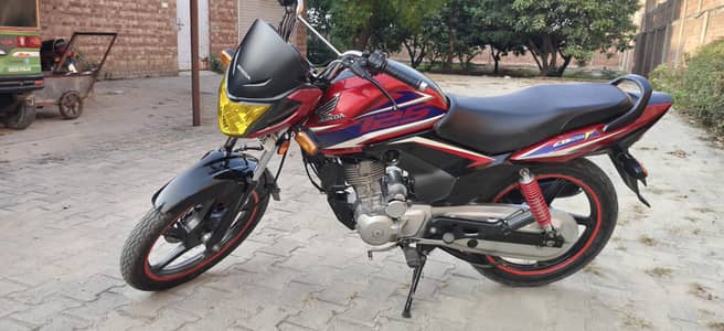 Honda CB125F