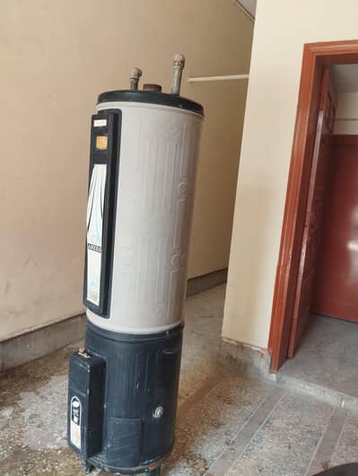 Anees Gas Water Heater – Good Condition