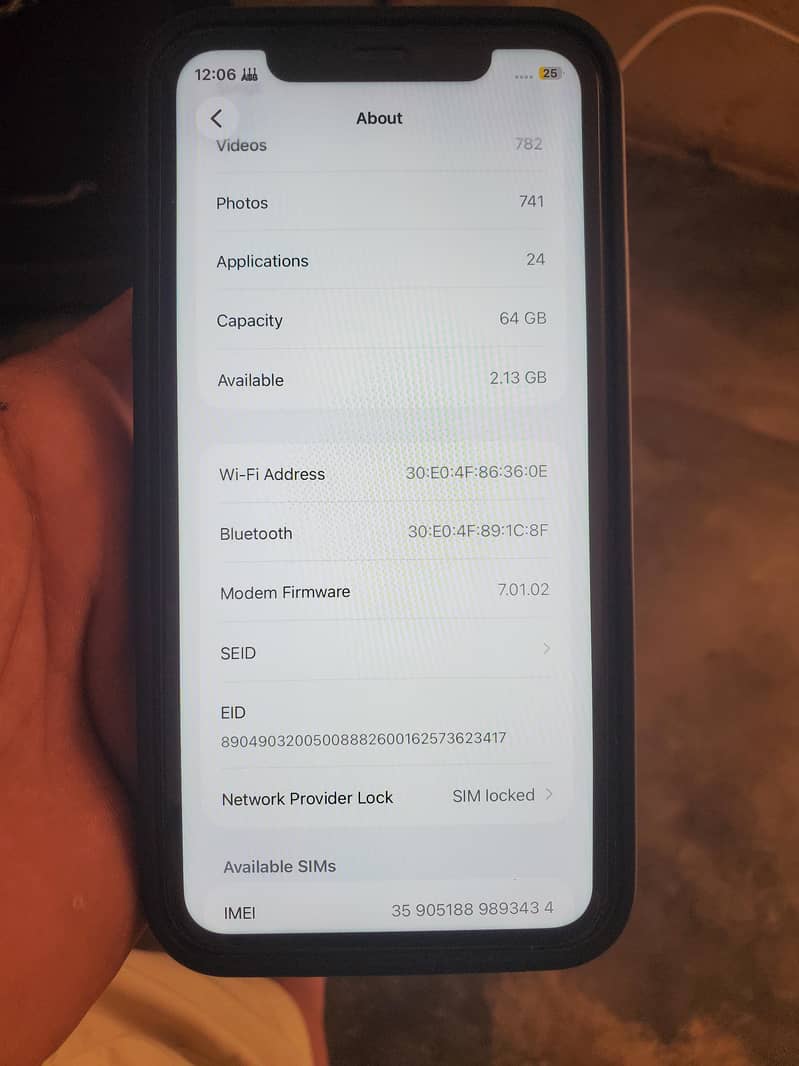 Apple iPhone 11 4