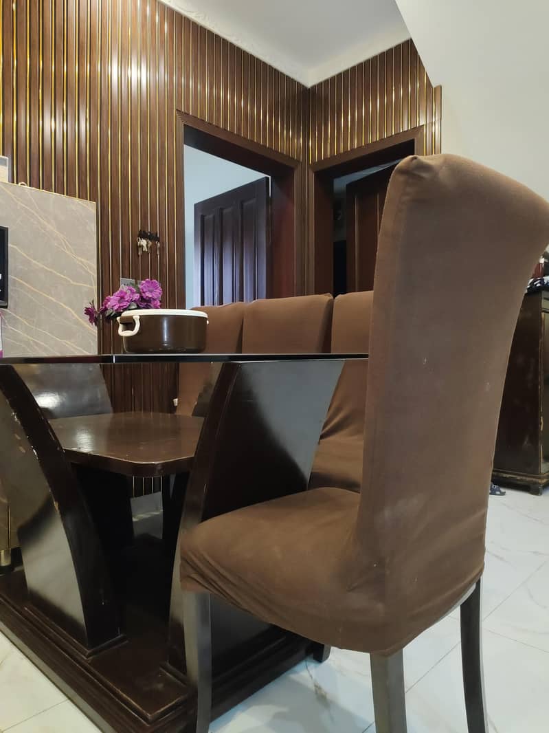 Dining Table with 6 chairs 1