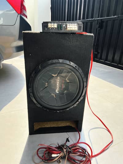 Amplifier and boofers for sale