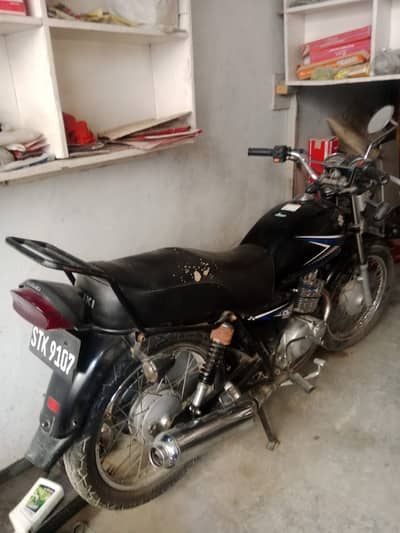 Suzuki GS 150 2011