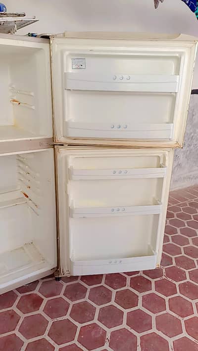 Purana Fridge For Sale – Shikarpur
