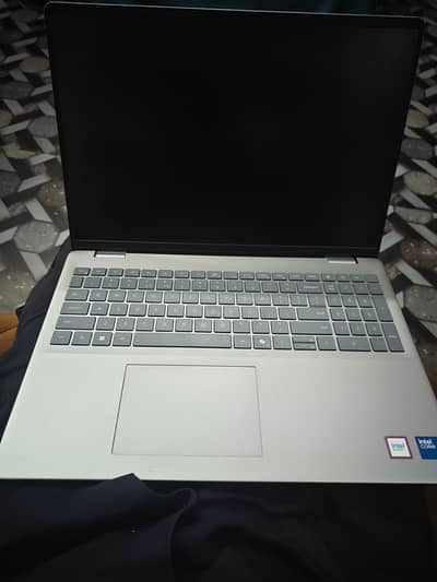Dell Inspiron 16 5640 | Core 7 150U | 16GB DDR5 | 512GB SSD | 16" FHD+