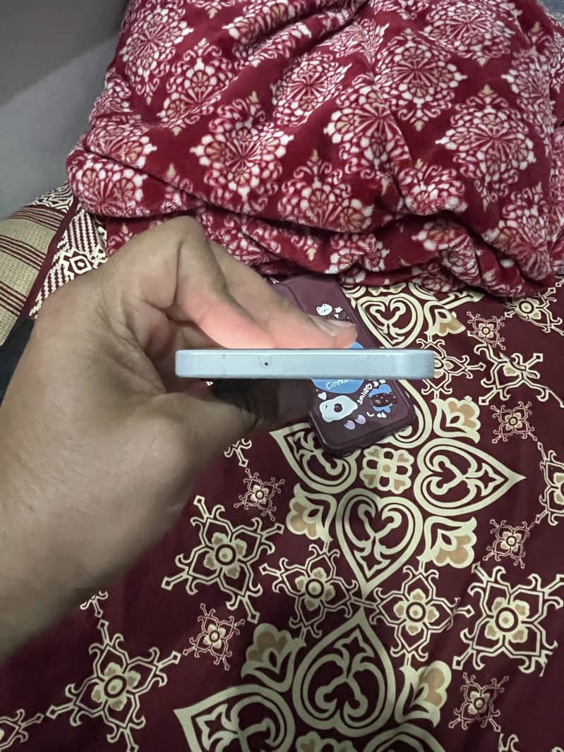 Samsung Mobile A16 1
