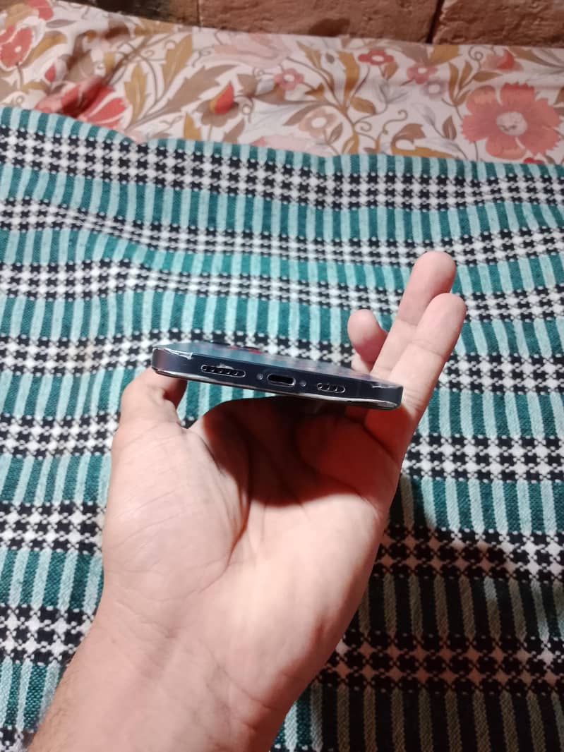 Apple iPhone 12 Pro Max 4