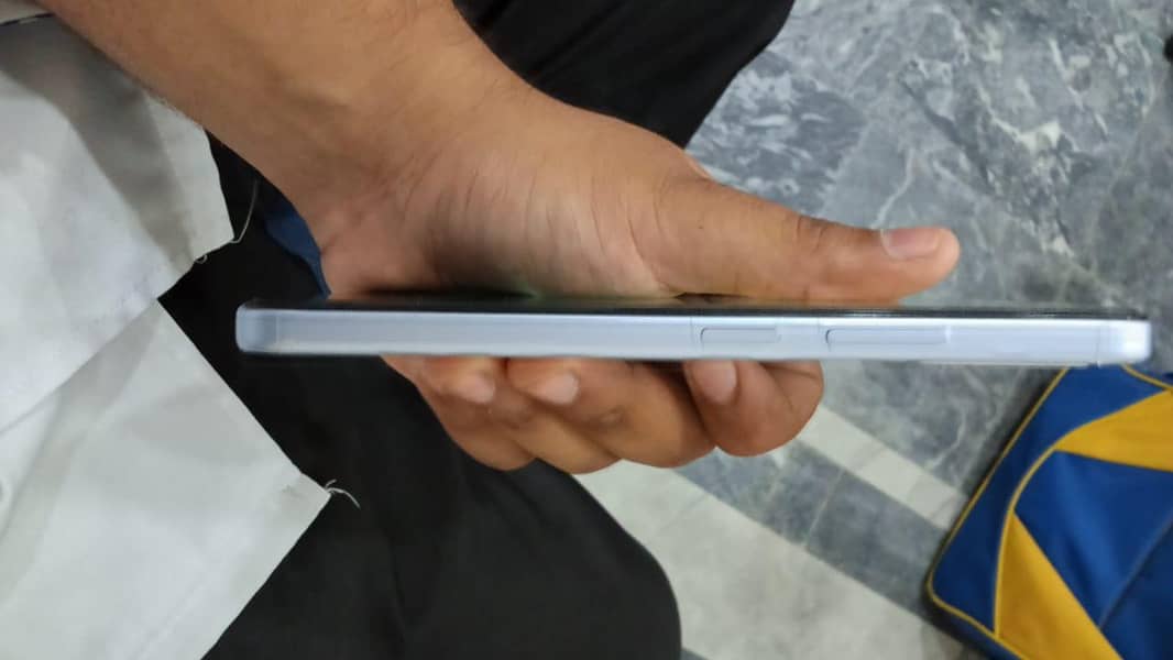 OPPO A6k 4