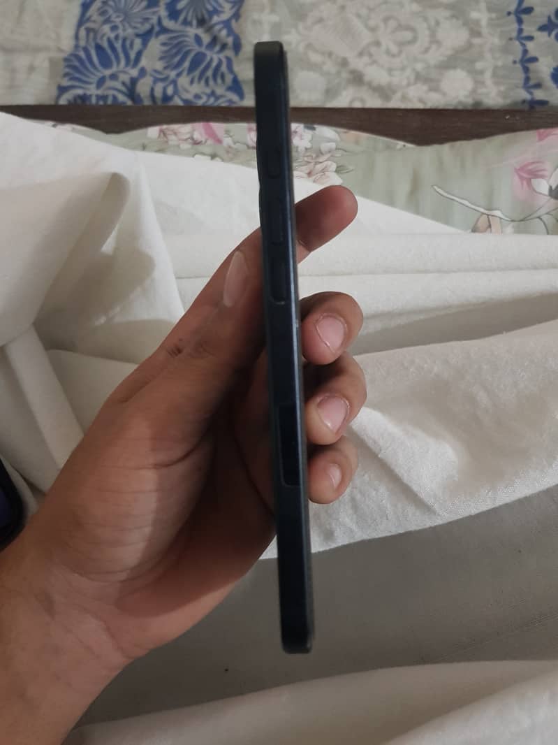 Apple iPhone 16 Plus 5