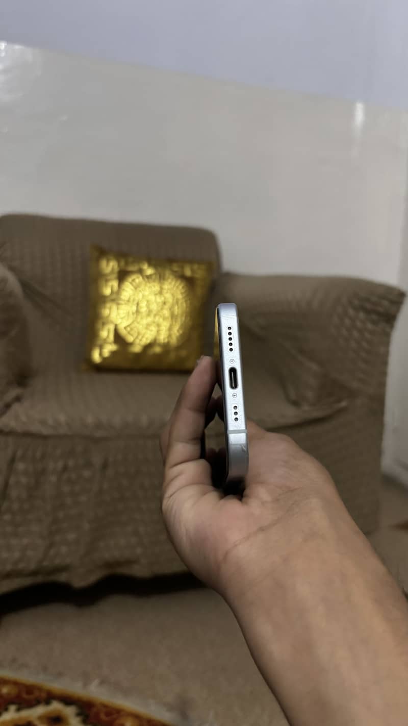 Apple iPhone 15 3