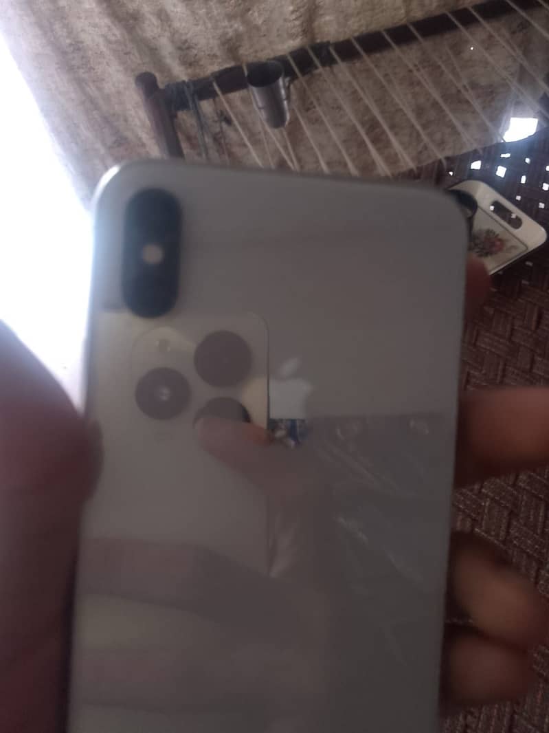 Apple iPhone X 3