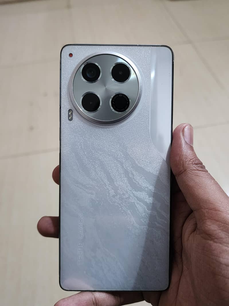 Tecno CAMON 30 8/258 1