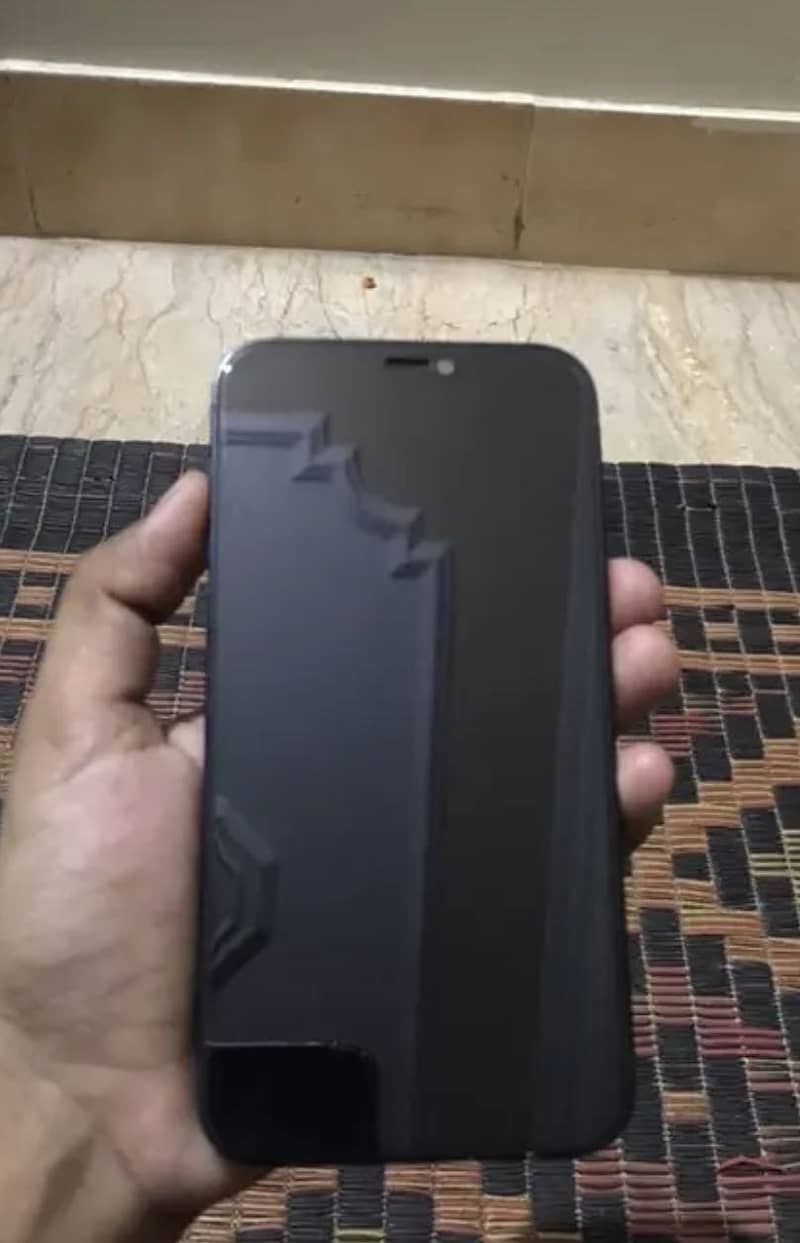 Apple iPhone 12 1