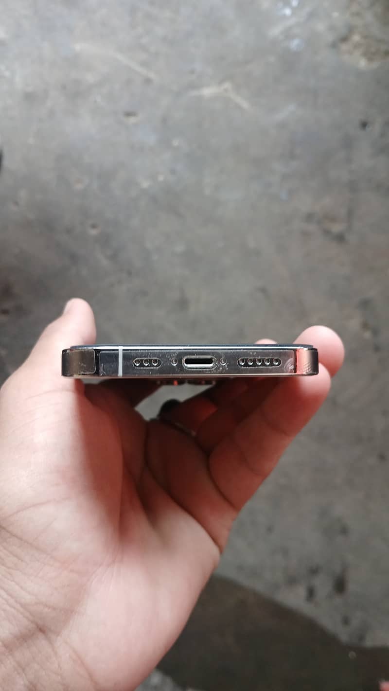 Apple iPhone 14 Pro 3