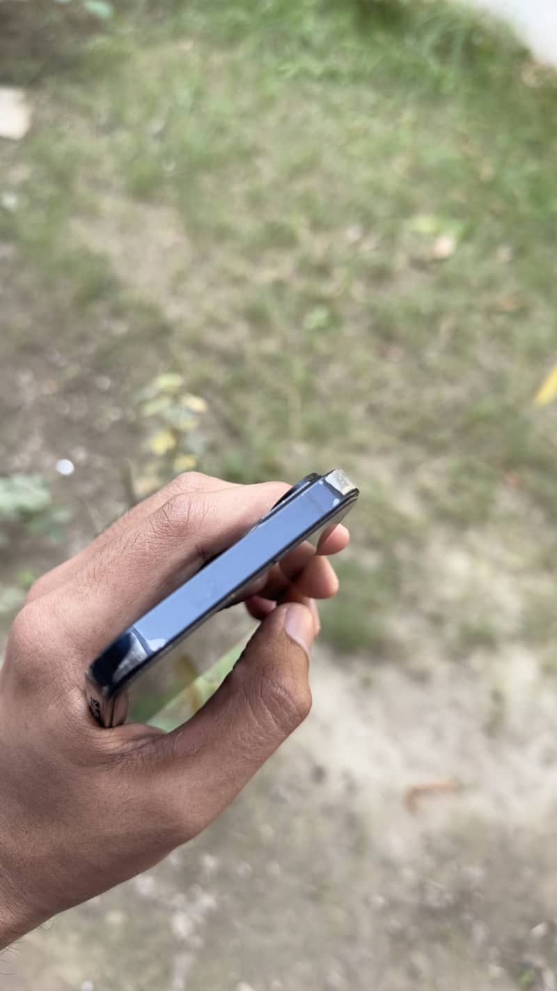 Apple iPhone 13 jv 3