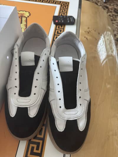 Lama trainers  almost new