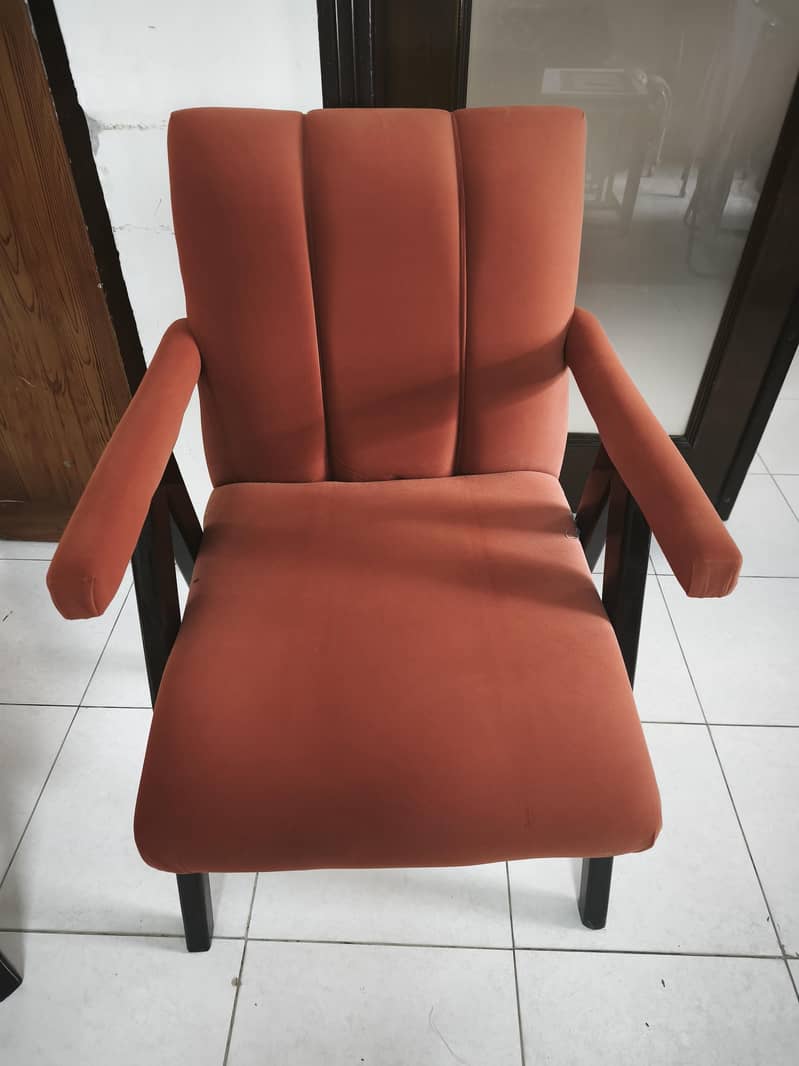 Chairs 0
