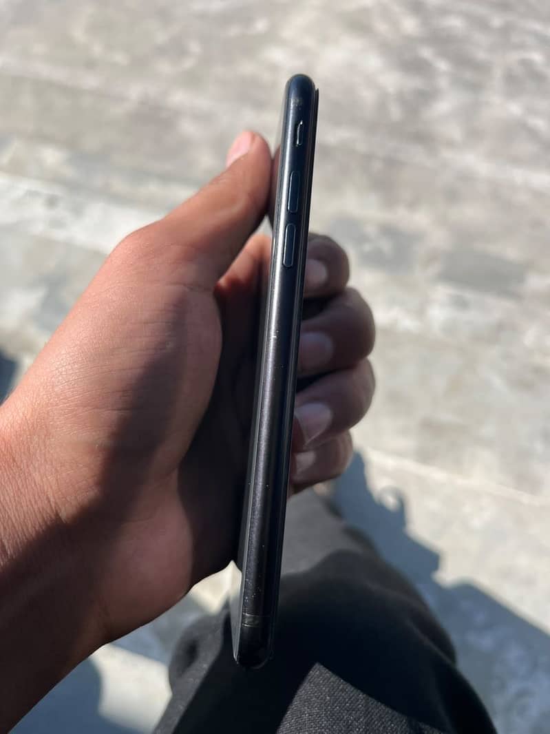 Apple iPhone SE 2020 1