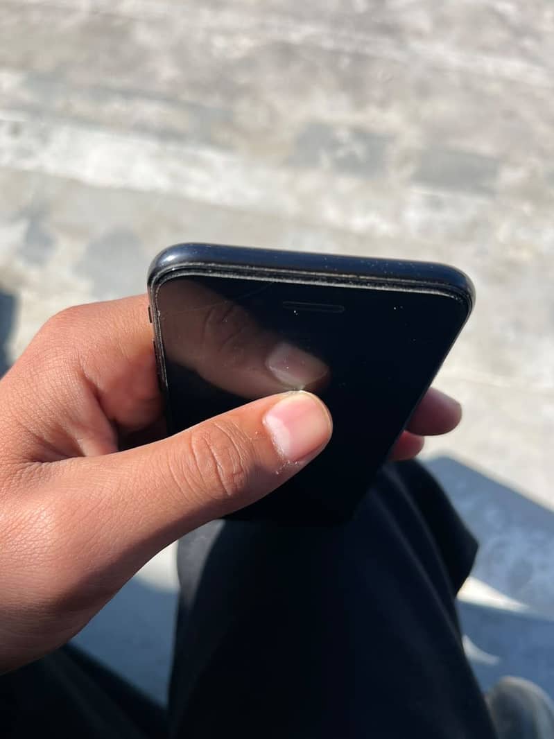 Apple iPhone SE 2020 4