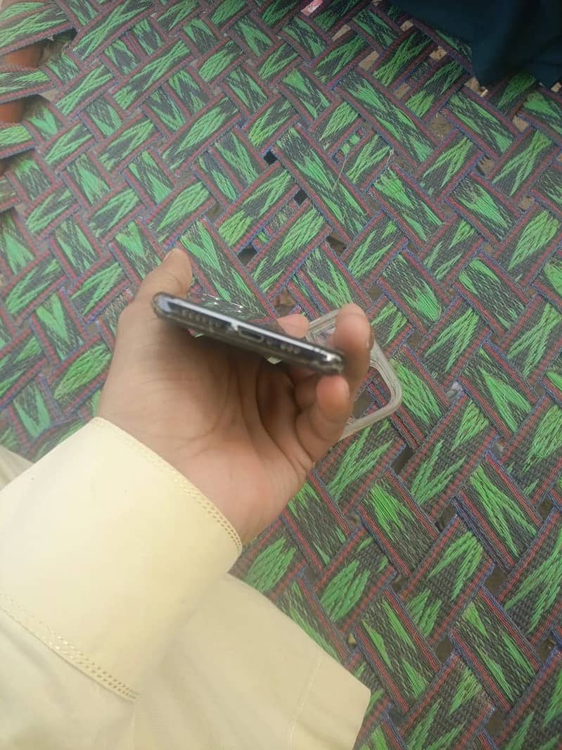 Apple iPhone 11 Pro 2