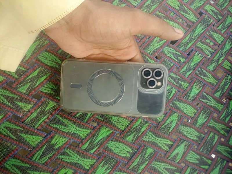 Apple iPhone 11 Pro 3