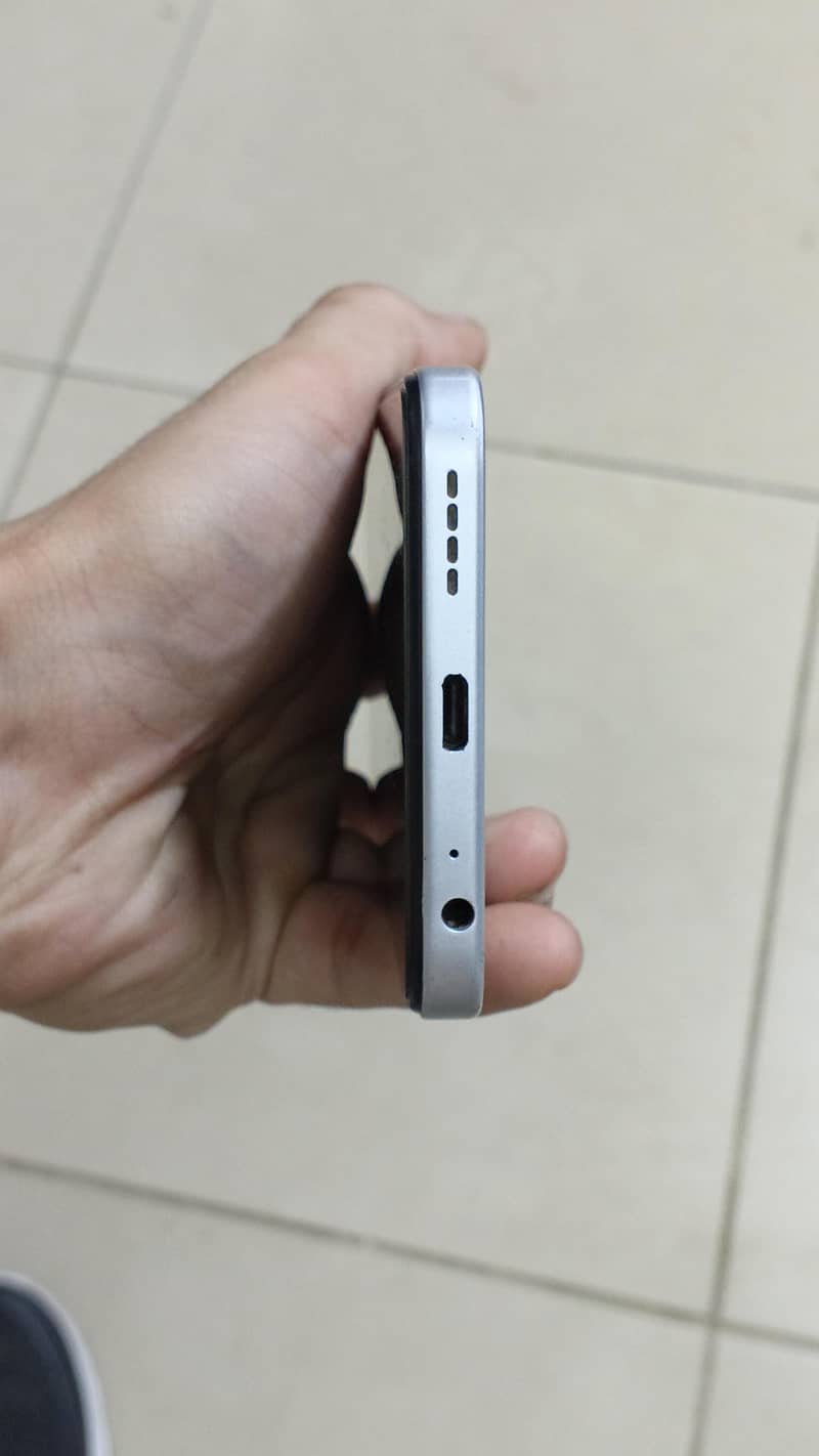 Infinix Smart 10 4