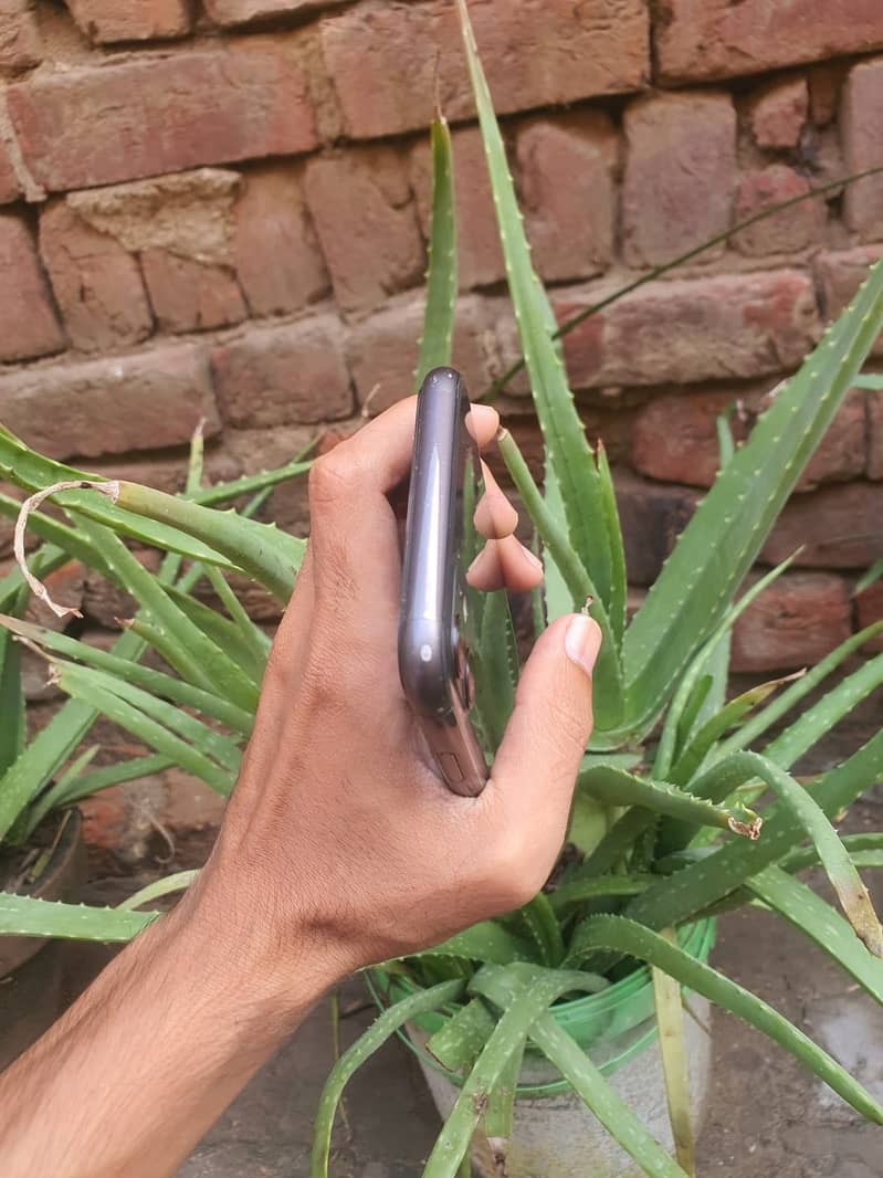 Apple iPhone 11 6