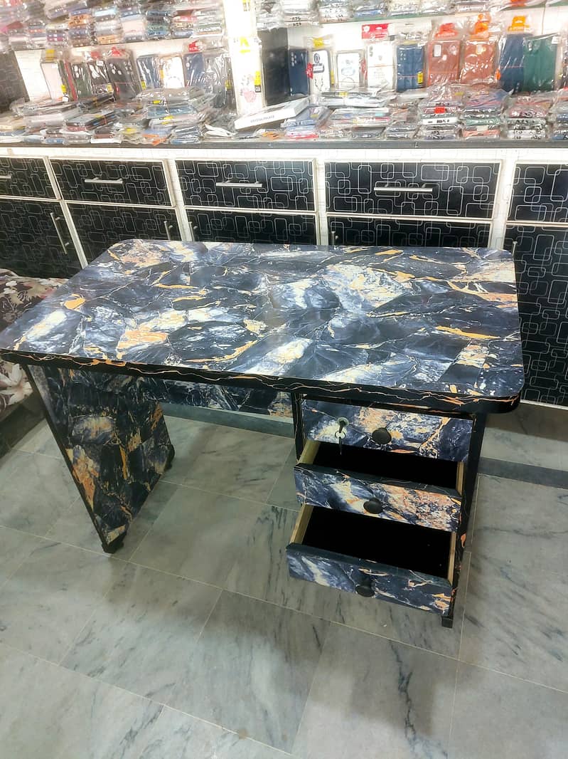 computer table new 3