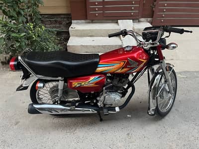 Honda 125 2026 model red