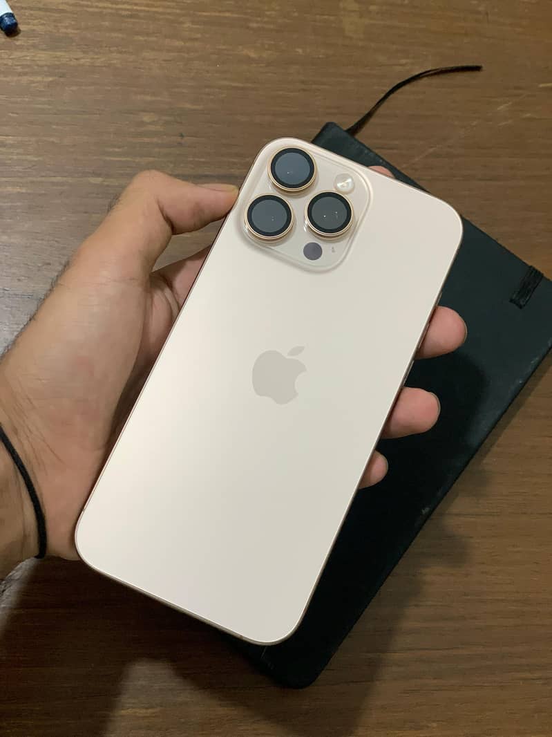 Apple iPhone 16 Pro Max 2