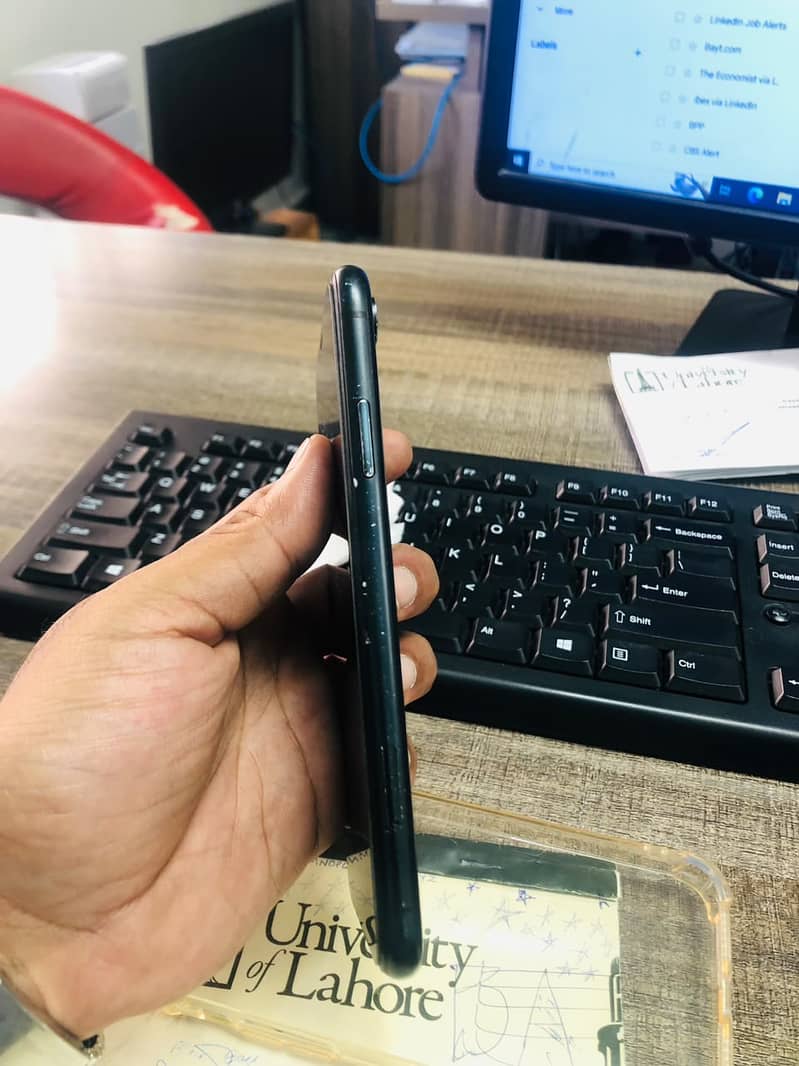 Apple iPhone XR 1
