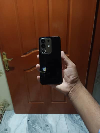 Vivo Y29 pta prove 1 month warranty with original box& charger