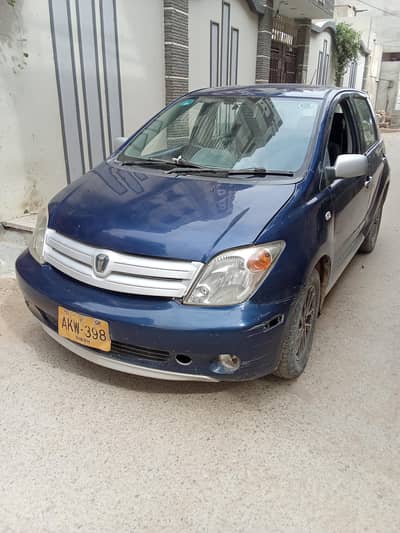 Toyota IST 2004