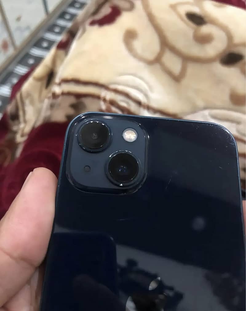 Apple iPhone 13 5