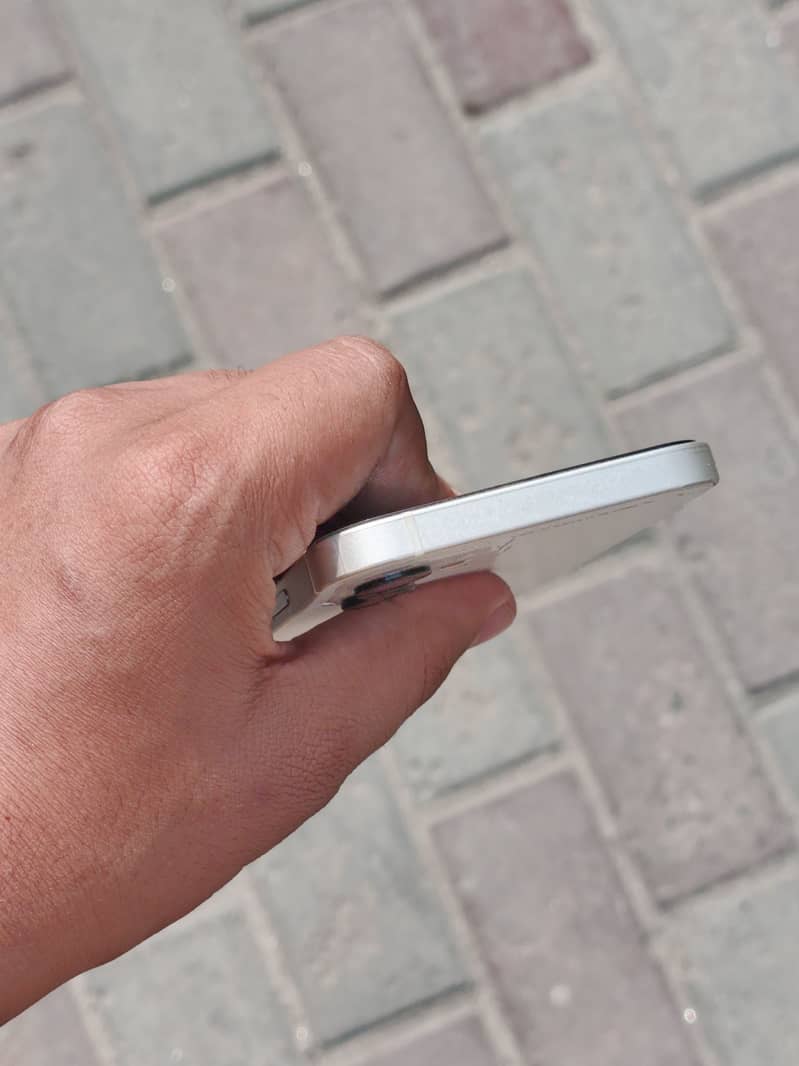 Apple iPhone 12 3