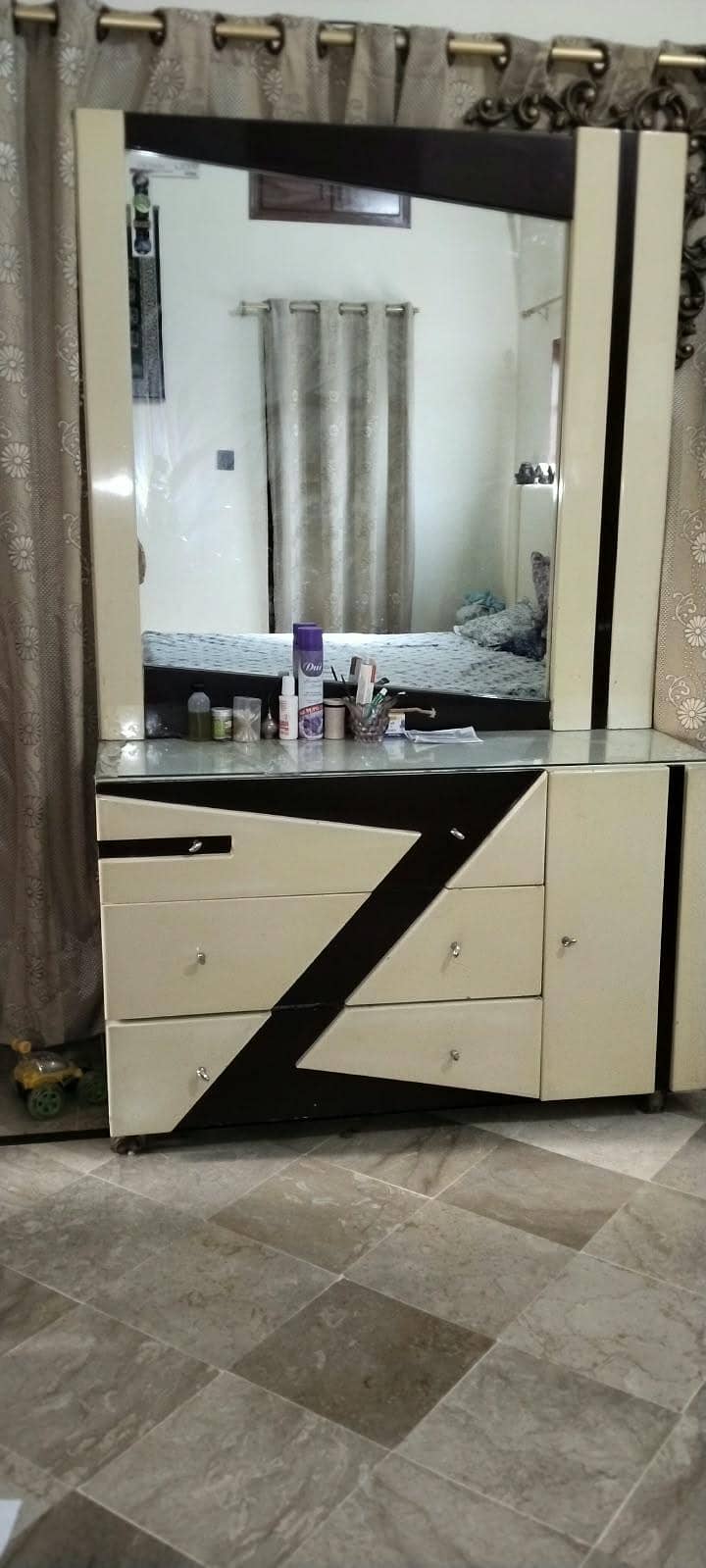 Bedroom/Bed Set 2