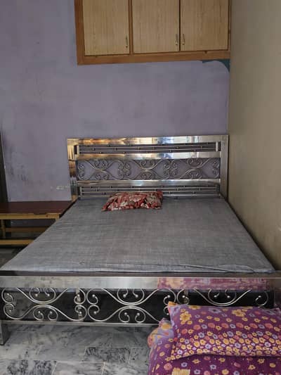 iron bed and fom