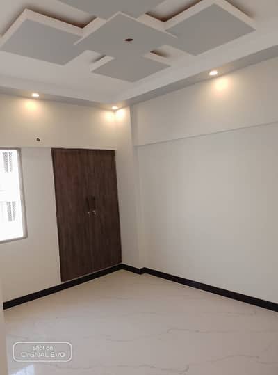 2 Bed D D 3 Side Corner Flat For Sale